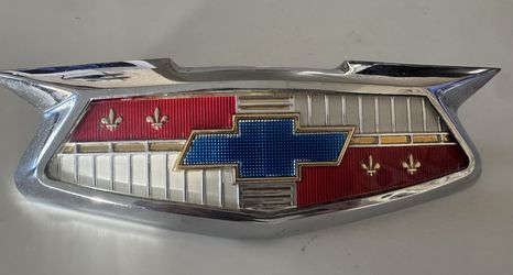 1954 Hood Emblem & Bezel