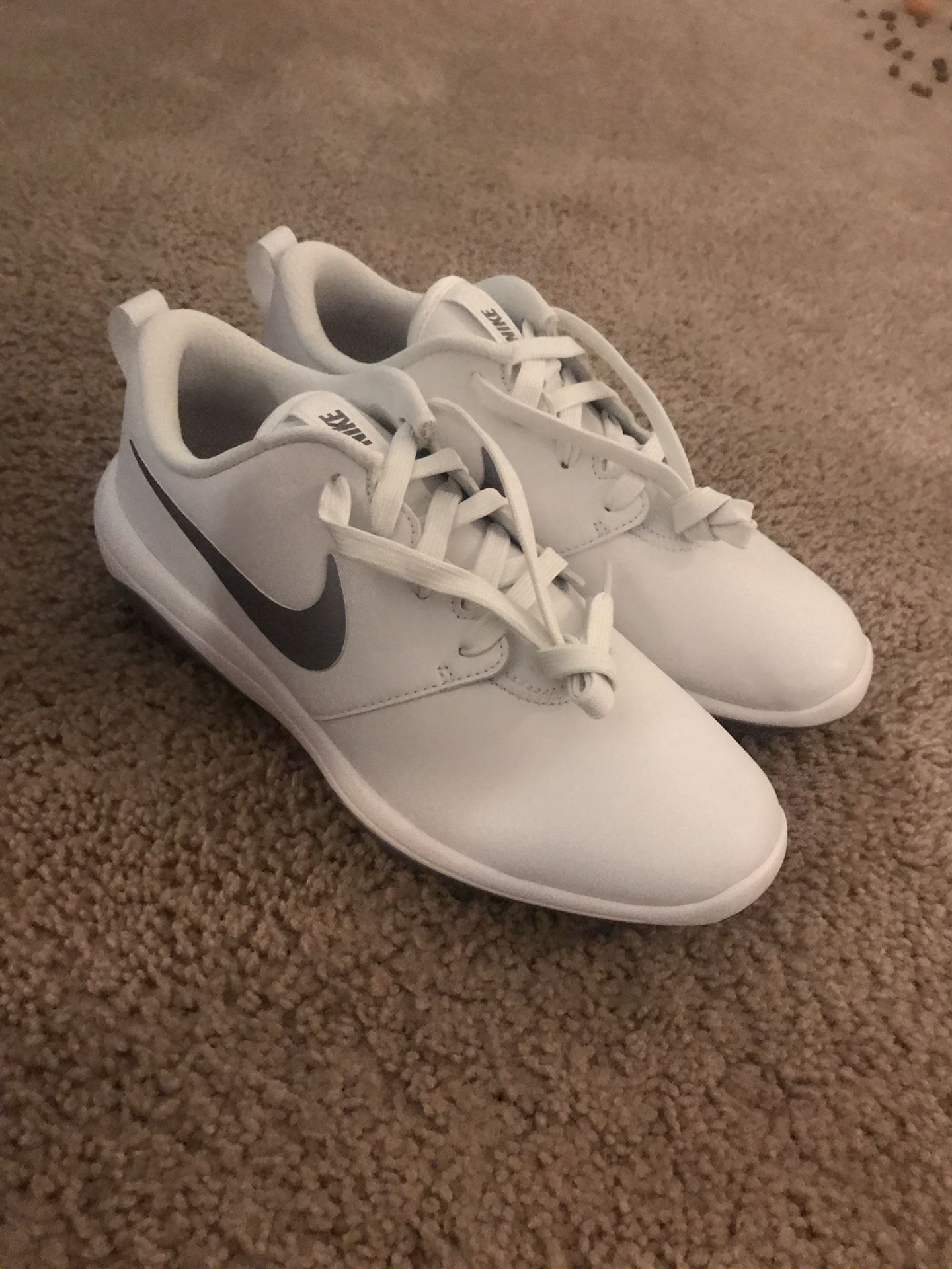 Nike roshe women’s golf shoes NEW SIZE 7W