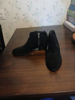 Women's Size 8.5 Black Suede Boots