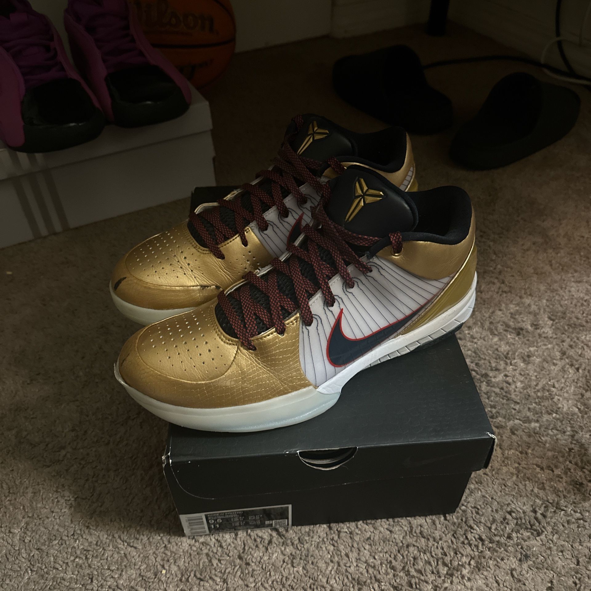 Kobe 4 Gold Medal