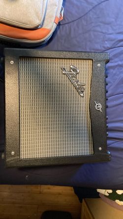 Fender Mustang 1 V2 guitar amp, very good condition