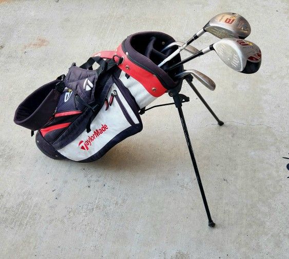 Taylormade Golf BURNER JR SET Jr Package Set RH Right Handed 4 Piece with Stand bag lightweight Golf 4-Way Slot Multicolor white black and red multipl
