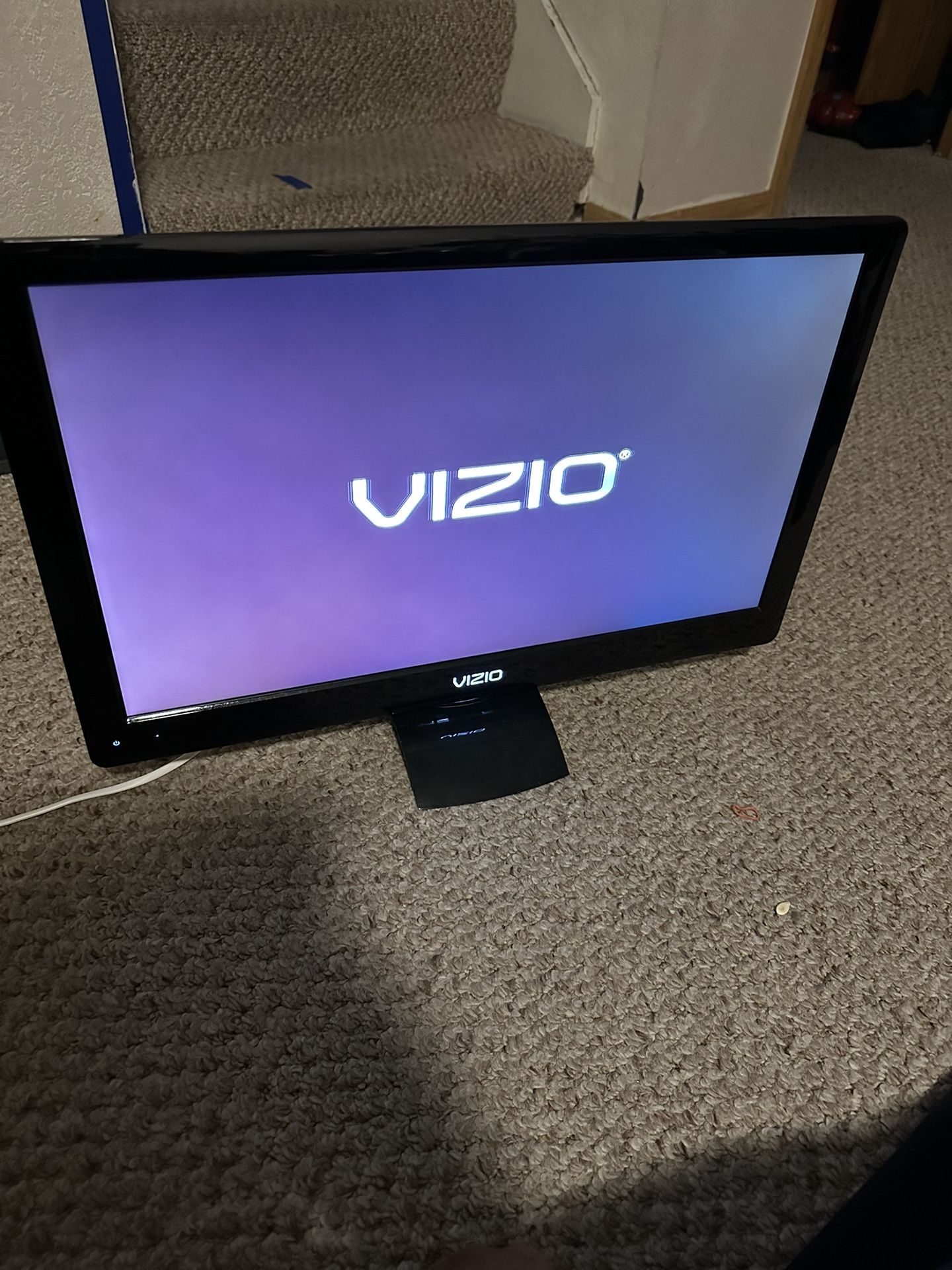 22" Vizio M220MV 1080p Widescreen Edge-Lit RazorLED LCD HDTV -