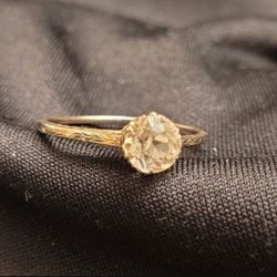 14kt White Gold Solitaire Ring 