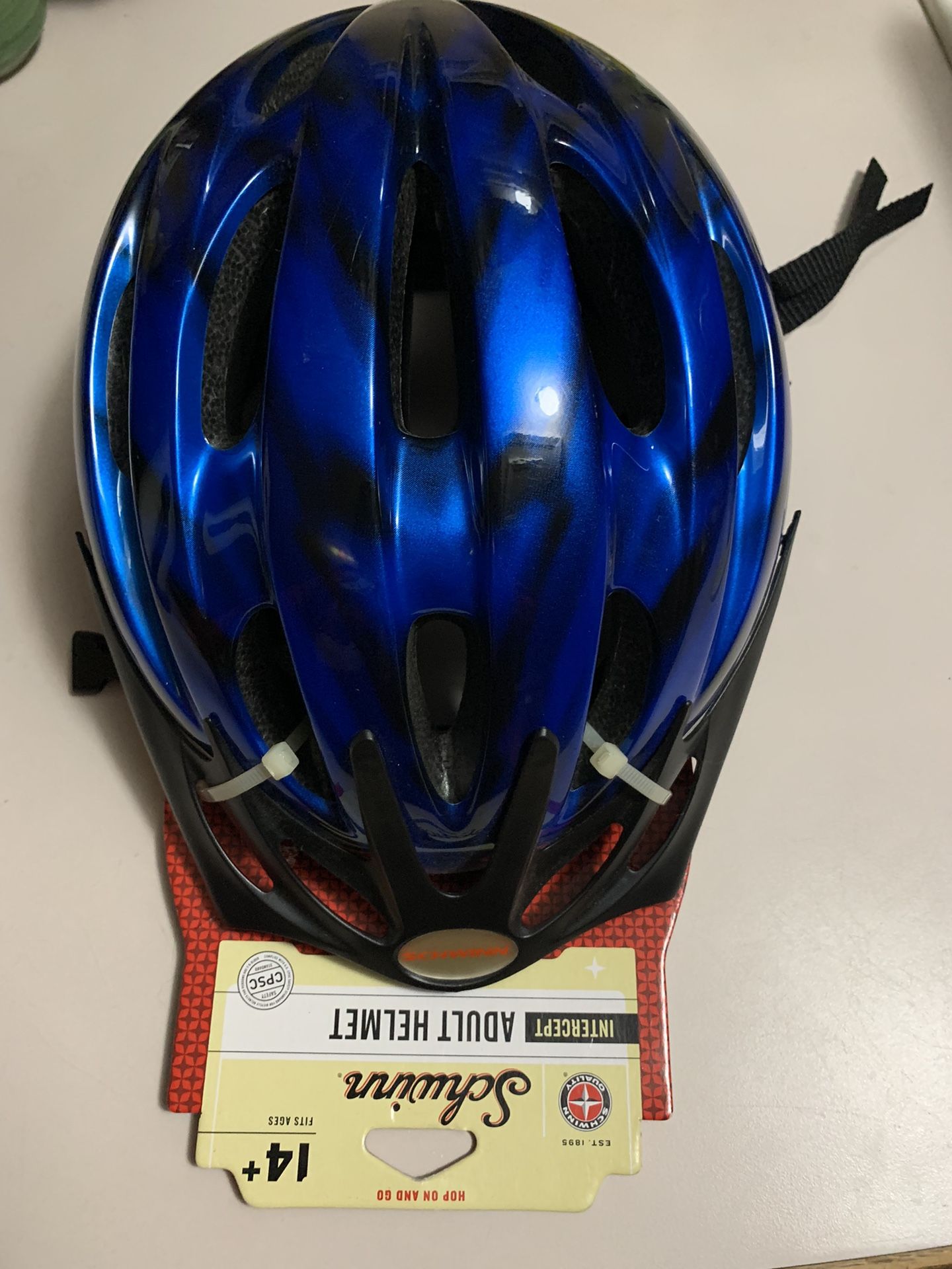 Schwinn Adult Helmet 14+ New