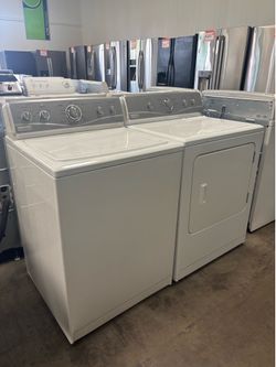 Washer dryer set