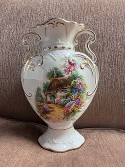 Vintage Royal Fenton "Genuine Fenton Ware" vase, produced in Staffordshire, England.