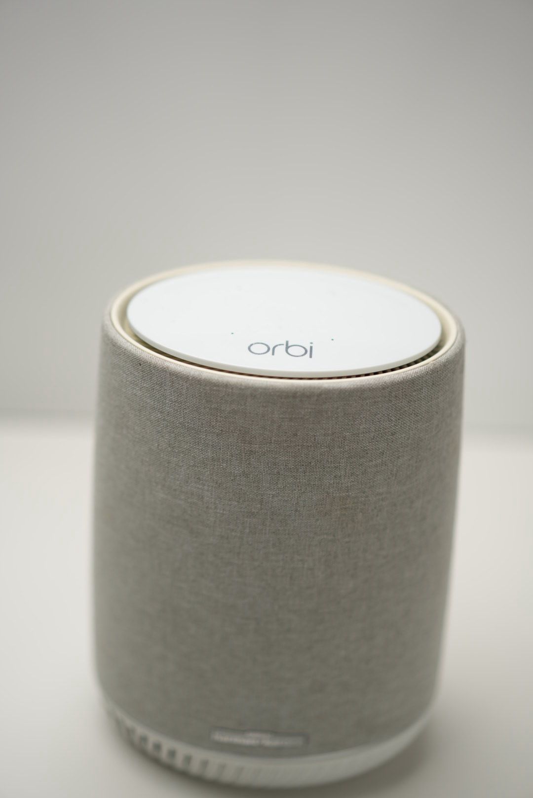 NETGEAR Orbi RBR50 Router & RBS40V Voice Satellite Mesh WiFi AC3000 Alexa