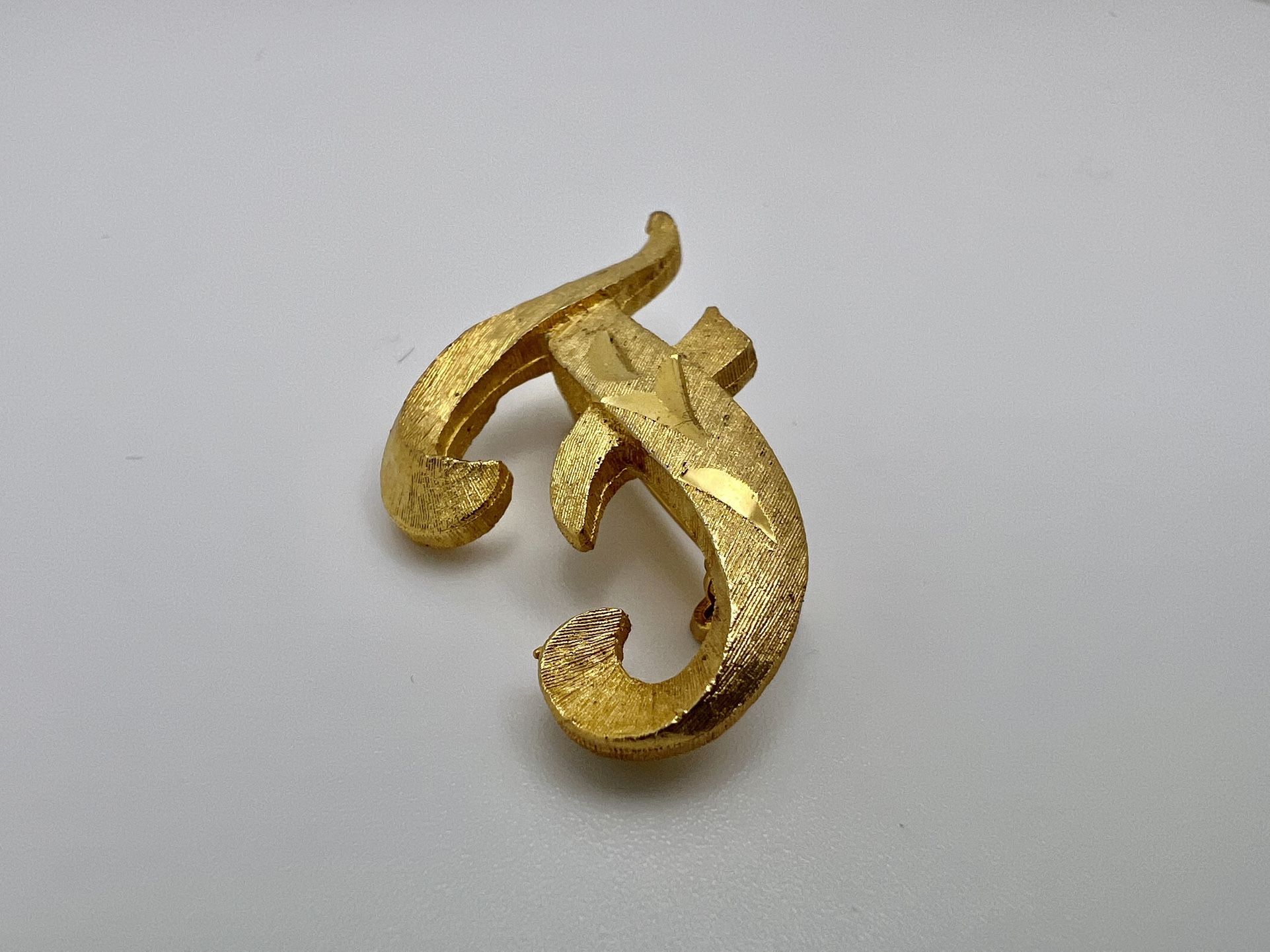 Mamselle F Pin/Brooch