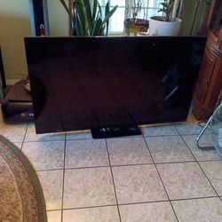 60" VIZIO SMART  TV