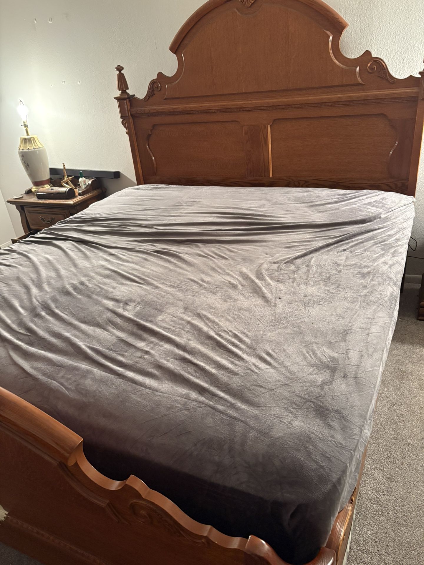 Antique King Bed / 2 Night Stands