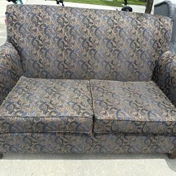 Loveseat 60$
