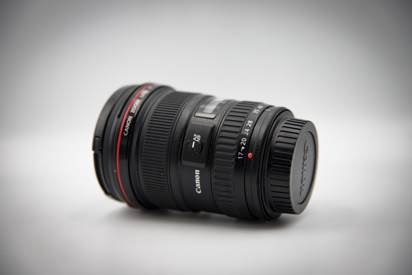 Canon 17-40mm f4L USM lens, near mint condition