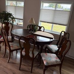 Solid Cherry Wood Dining Table    6ft W/leaf 