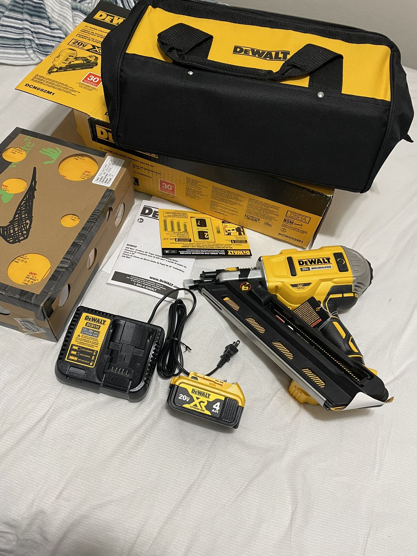 DEWALT 20-Volt MAX Lithium-Ion Cordless Brushless 2-Speed 30° Paper Collated Framing Nailer with 4Ah Battery and Charger
