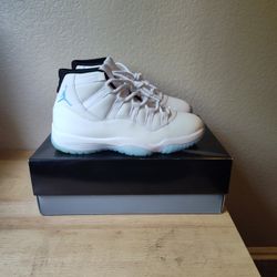 Jordan 11 Legend Blue 