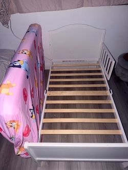 Toddler bed