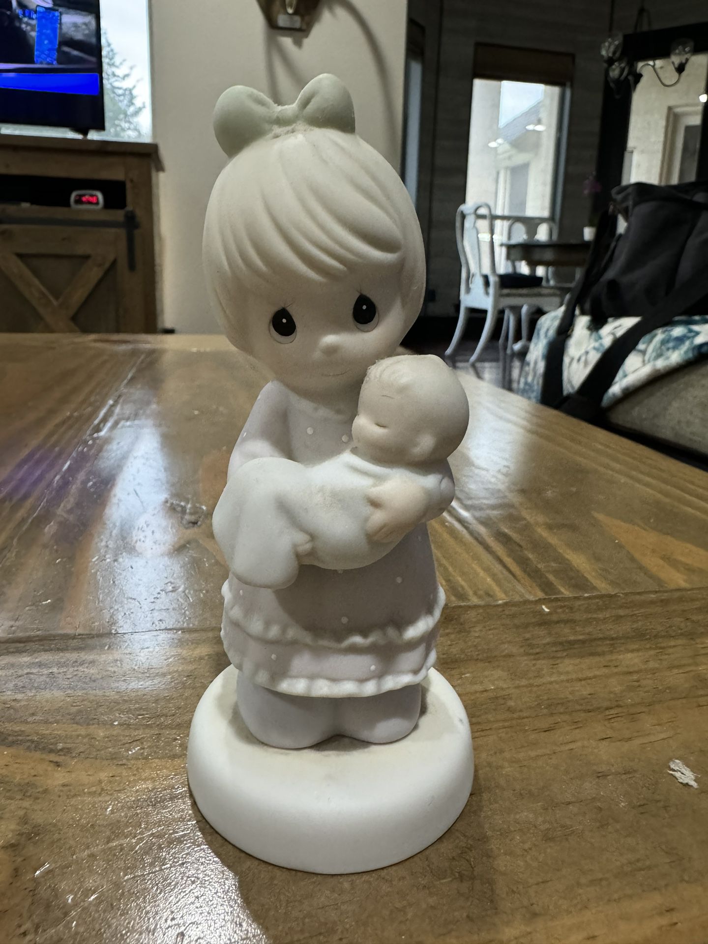 Precious Moments Figurine. Like New. A Special Delivery 