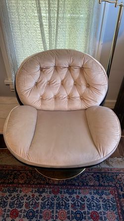 Tufted Velvet Accent Chair with Gold Base
