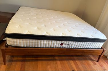 King bed, mattress, tables