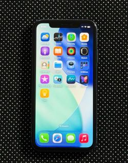 iPhone 11 black 64 GB