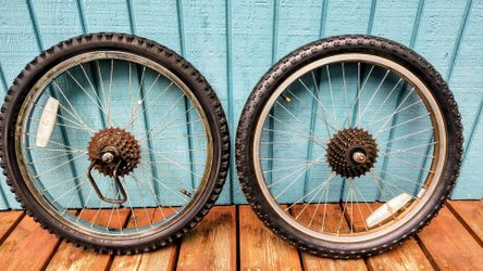 Bicycle Rear rims and tires