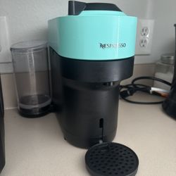 Nespresso Vertuo Pop + 15 pods