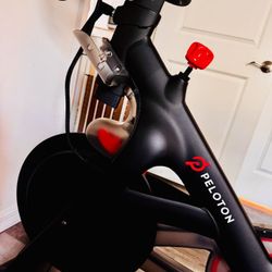 Peloton Bike- Excellent Condition Ready to ride