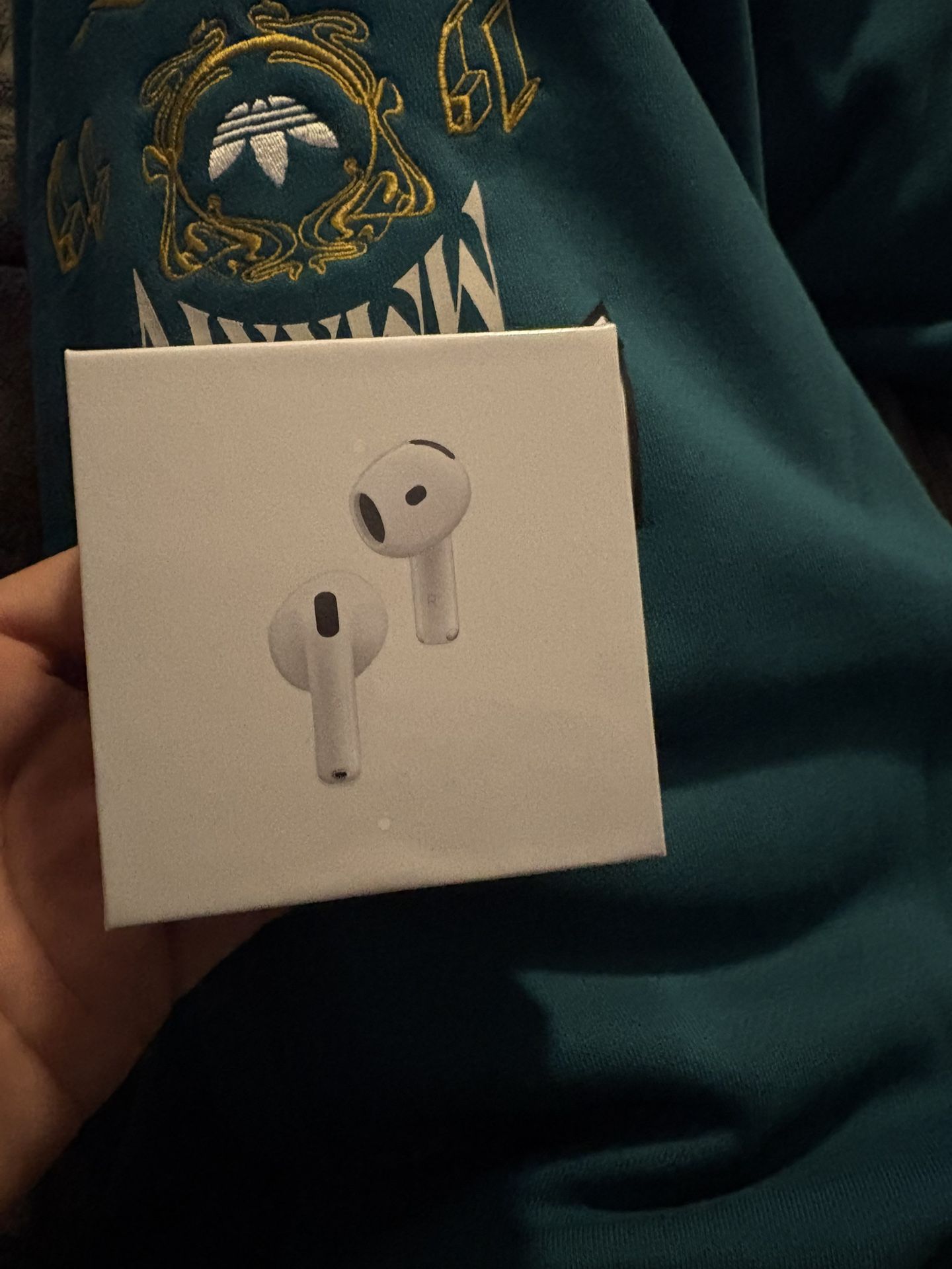 AirPods 4 ANC