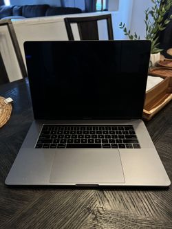Mac Book Pro 15in 2017