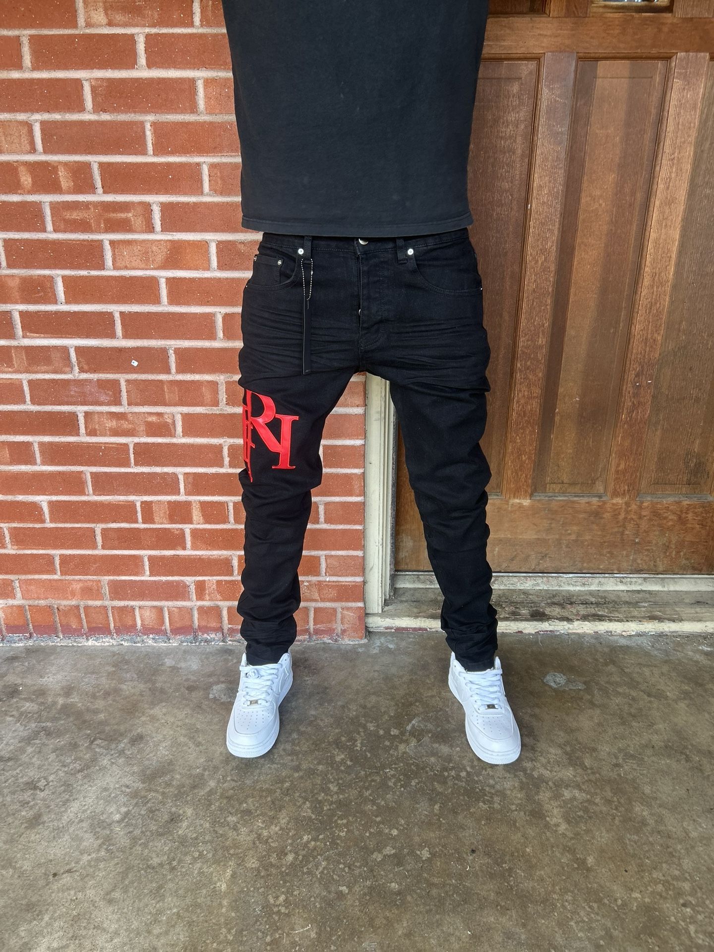Amiri Red Staggered Logo Black Denim Jeans🔥