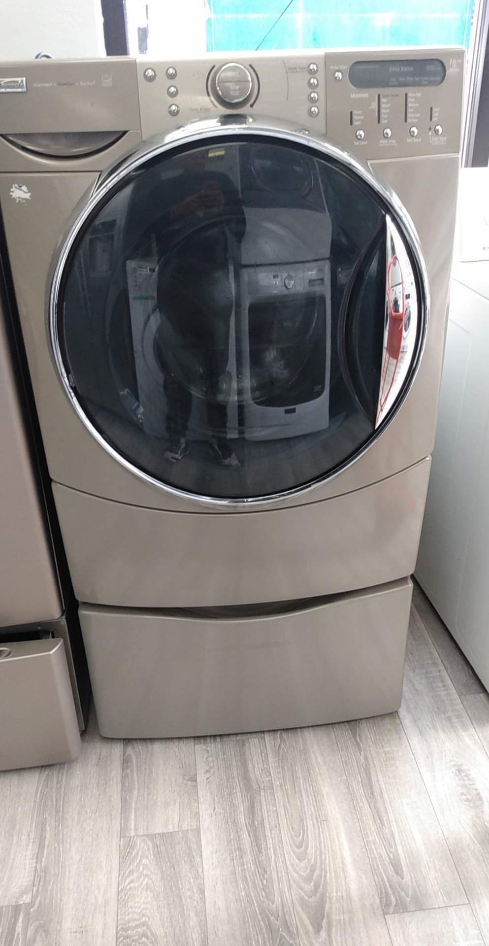 Kenmore Washer And Gas Dryer Worh Pedestals Included Set For $745