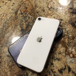 iPhone SE 3rd Generation 64GB Factory Unlocked 