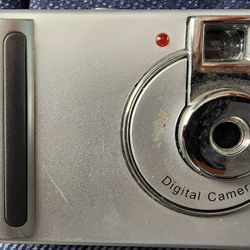 Digital Camera OMNI 2 Comoact - AAA batteries Included