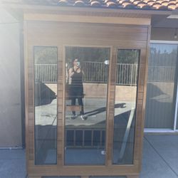 Brand new Enlighten Sauna. 3 Person