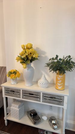 Decor and table