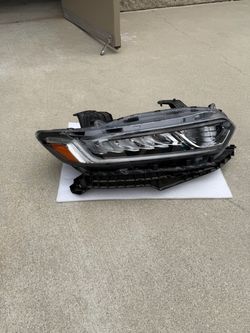 Honda accord 2018-2020 headlight passenger side