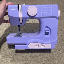 lady lilac sewing machine 