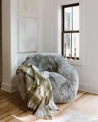 Trendy New Faux Fur Lounge Chair. Gaming