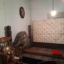 Free King Size Bed With 2 Box Spring And Kjng Mattress. 