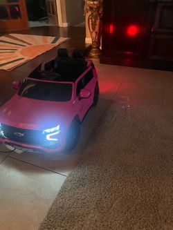 Toddler ride car music , lights works excellent comes with charger
