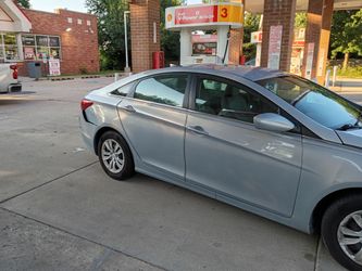 SELLING EXCELLENT RUNNING 2013 HYUNDAI SONATA ICE COLD A C $1950