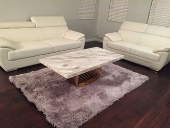Light Grey Shaggy rug 5’x7’ Excellent Condition