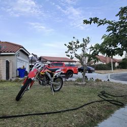 2007 Honda CRF250R - Clean Title - 2027 Tags - Low Hours 