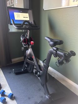 Pre-Owned Peloton Bike 2020