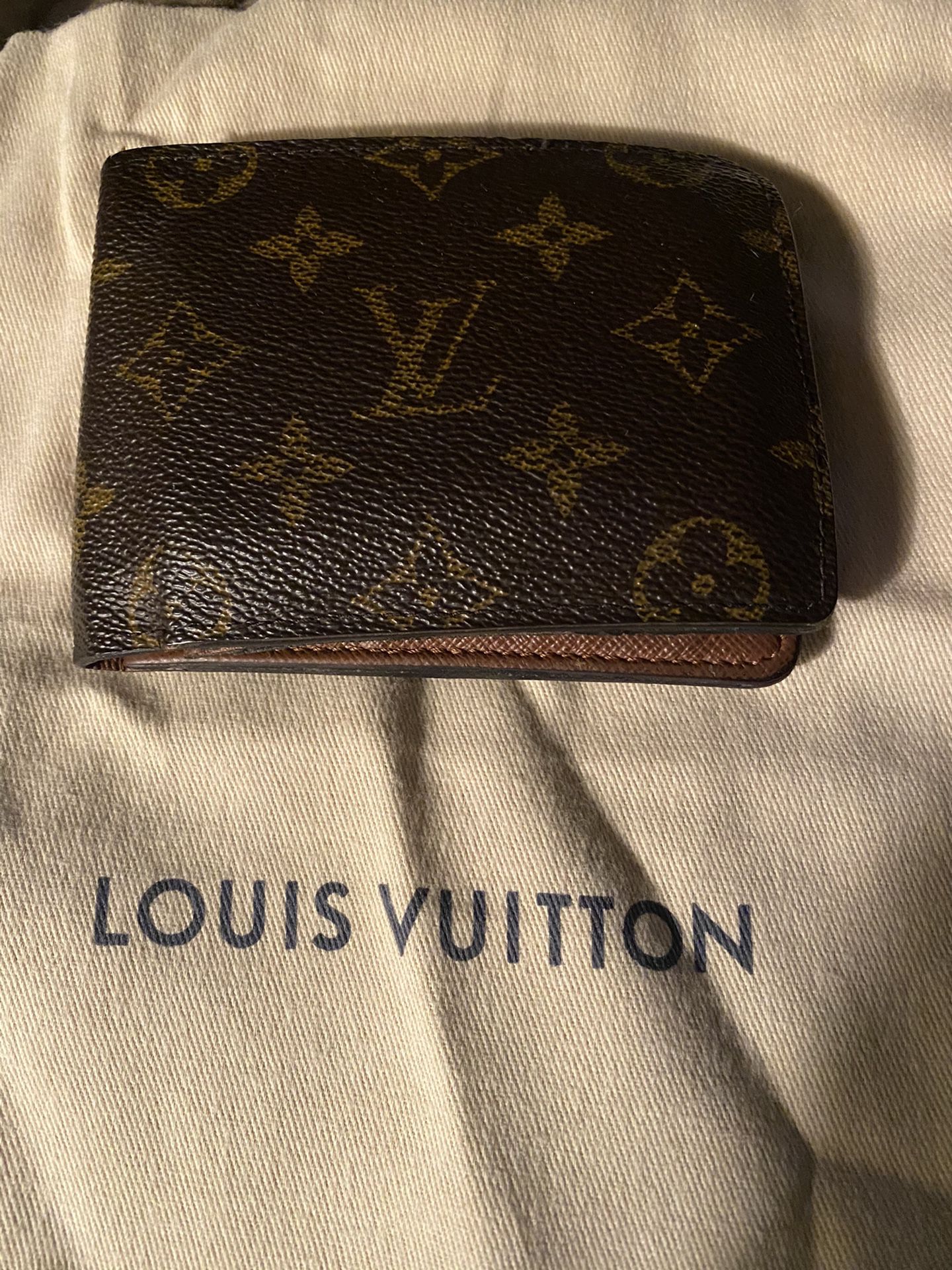 Men’s Authentic Louis Vuitton wallet