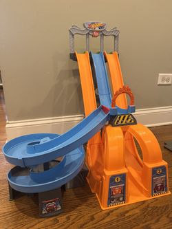 Hot wheels fisher price Race Track