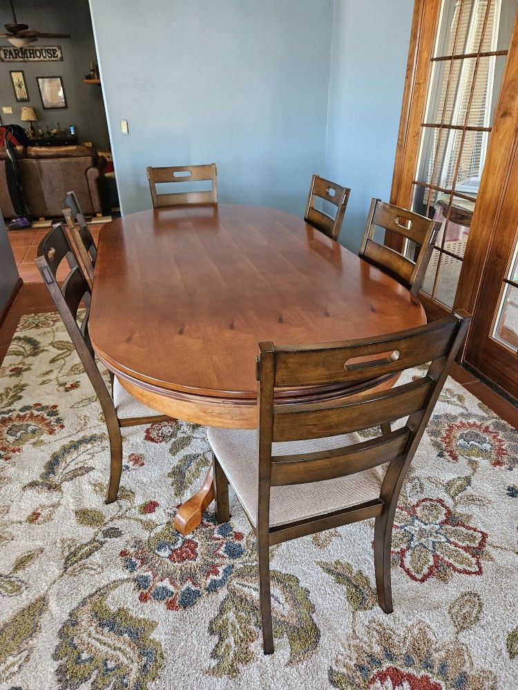 Casino/ Dinning Table And Chairs