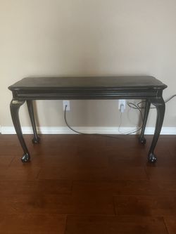 Dark Consoles Table 