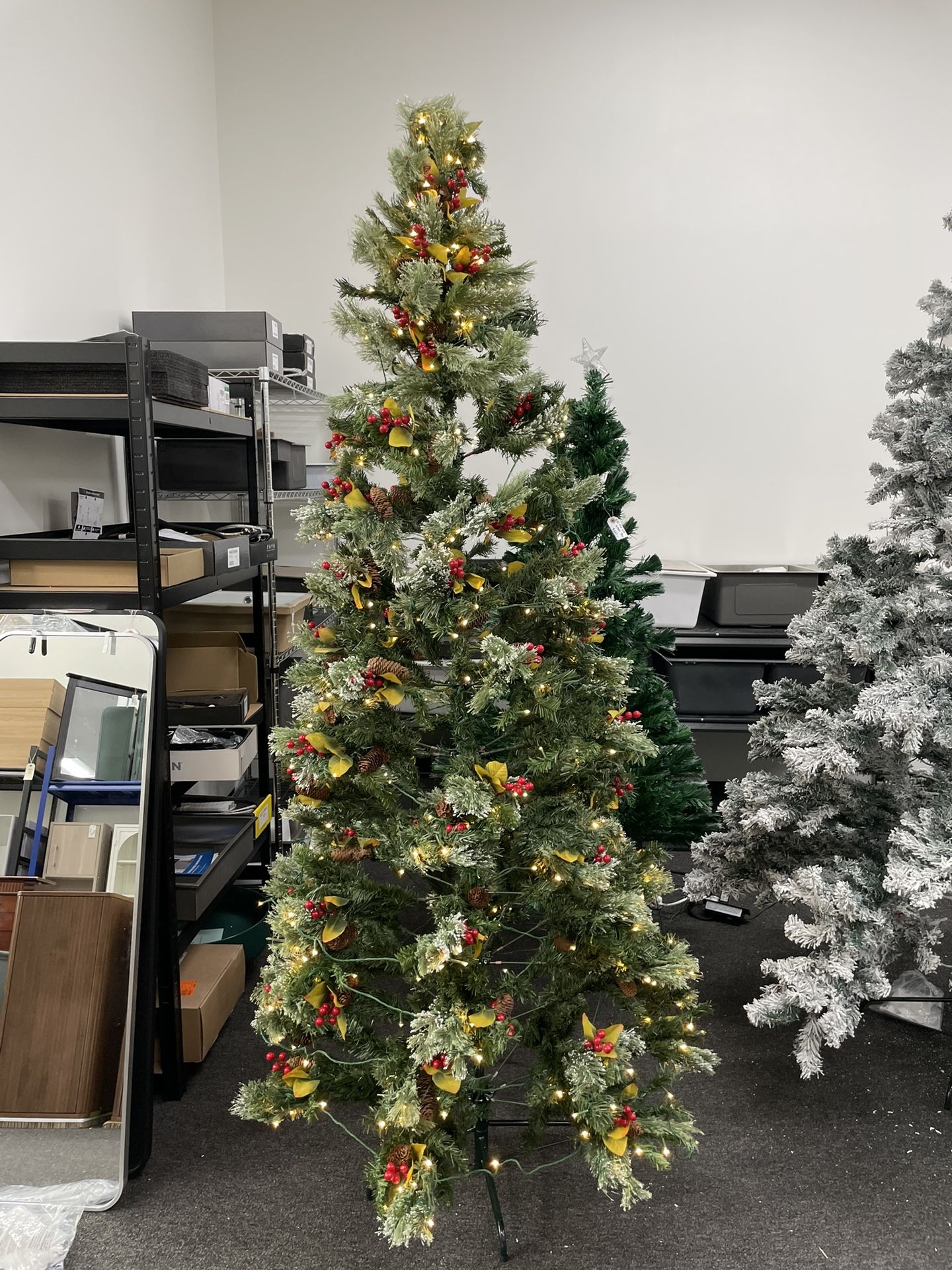 New 6 FT Christmas Tree with Lights and Ornaments